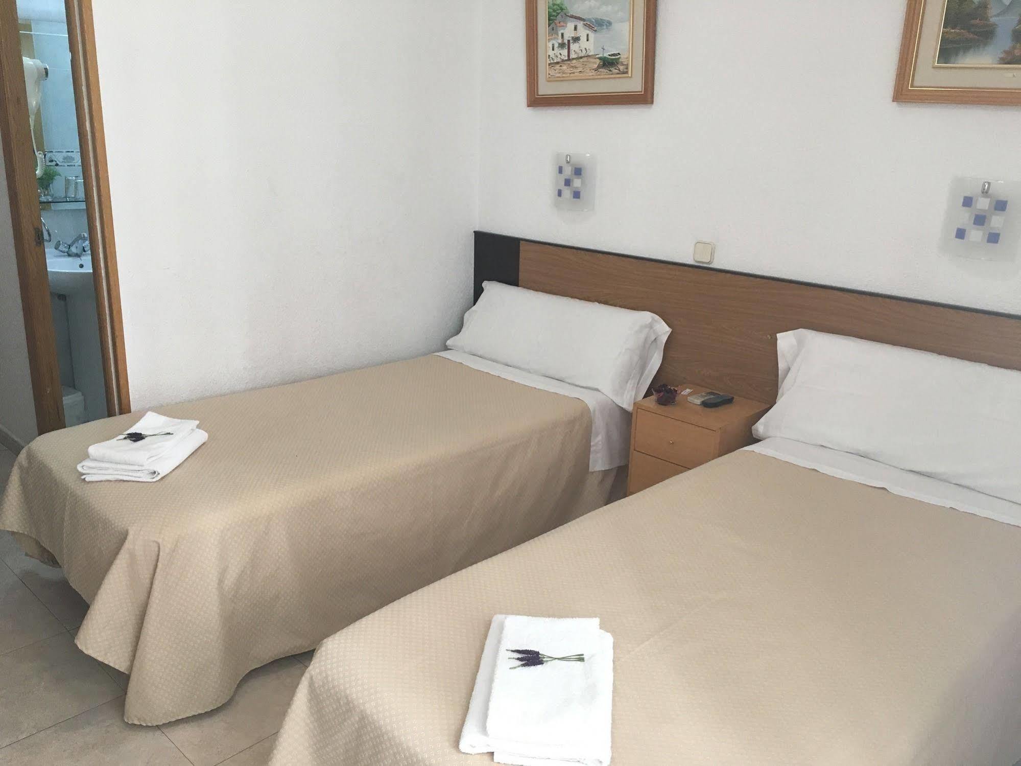 Hostal R. Lido Madrid Exterior photo