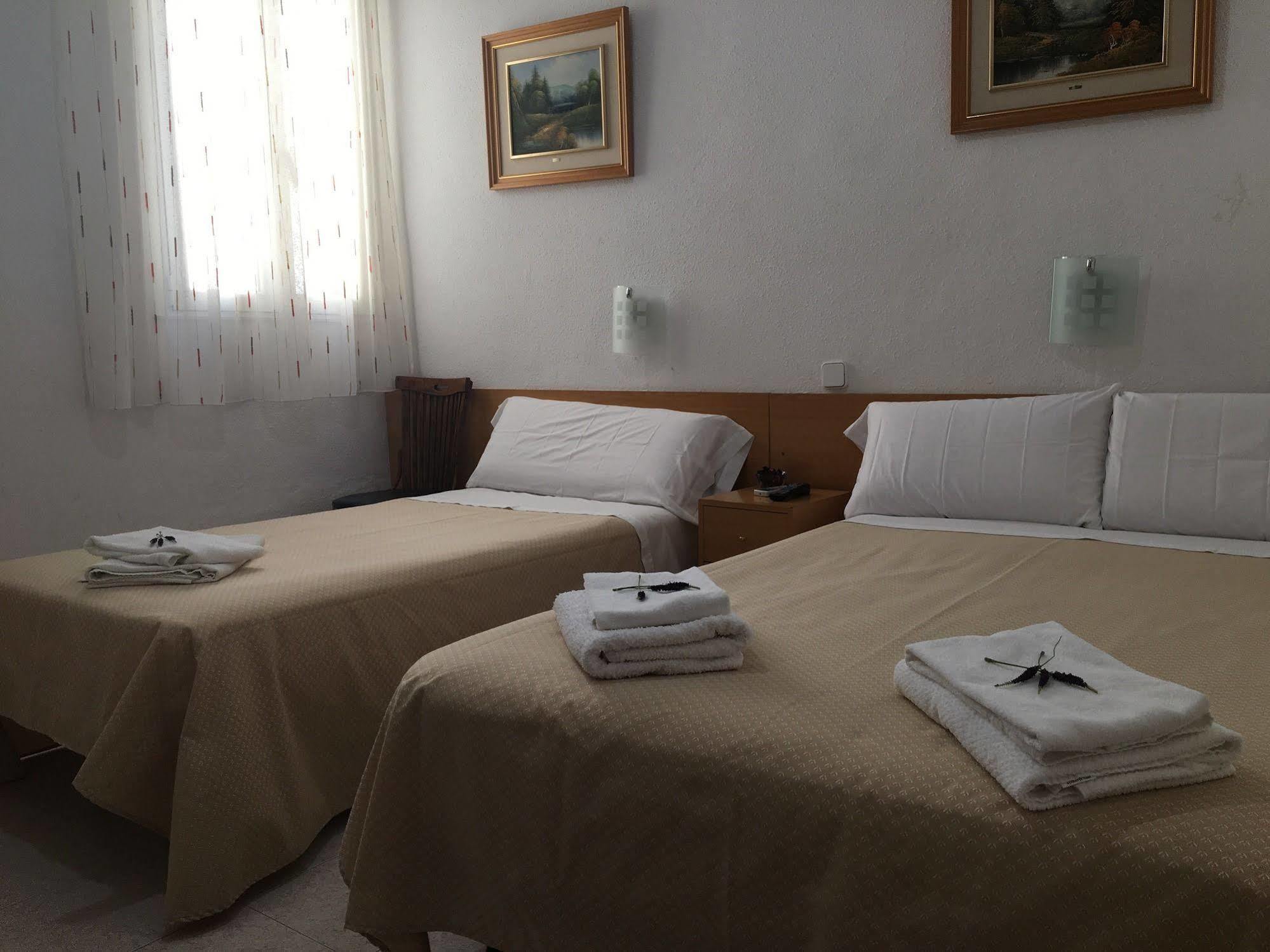 Hostal R. Lido Madrid Exterior photo